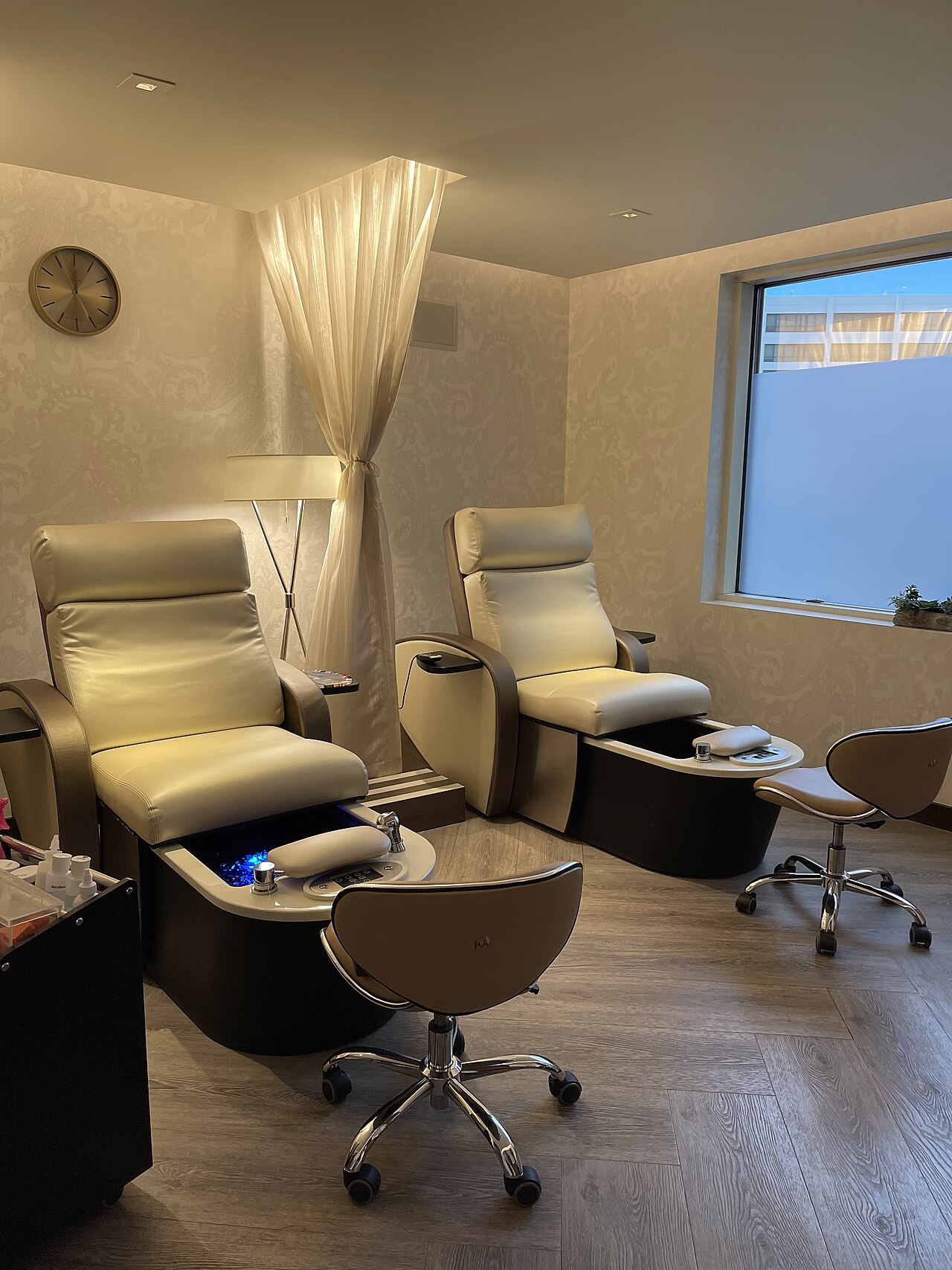 Calm, well-lit salon seating area